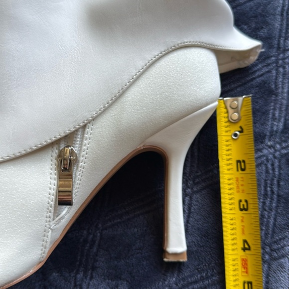 !D!FU Women’s Fold over off White Heeled Long Boots size 9 - Picture 11 of 17